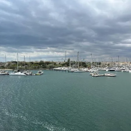 Studio 4 Pers Moderne Avec Vue 180° Sur Port, Parking Prive, Proche Plages Et Commerces - Fr-1-749-60 *